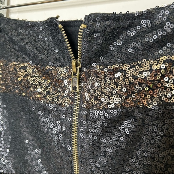 Lucca Couture High Waist Sequin Mini Skirt Black & Gold Stripe Size Medium - Picture 2 of 7